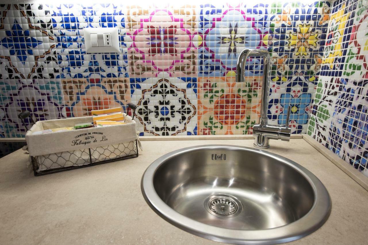 San Nicola Old Town Apartment CasatuaБари Екстериор снимка